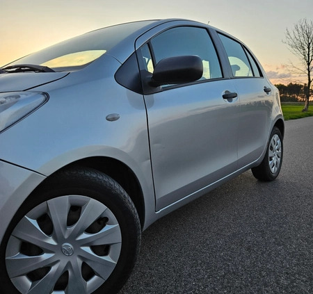 Toyota Yaris cena 12900 przebieg: 156000, rok produkcji 2008 z Koluszki małe 92